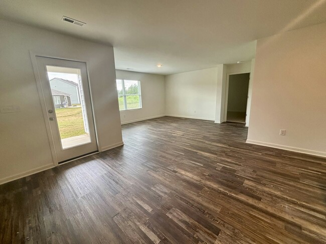 Building Photo - 505 Saddlewood Cv