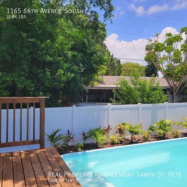 Building Photo - OUTSTANDING ST PETERSBURG POOL HOME AVAILA...