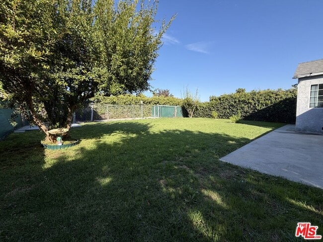 Building Photo - 18649 Chase St