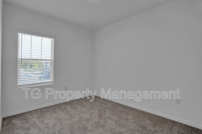 Building Photo - 298 Anthony Dr