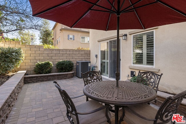 Building Photo - 6840 De Celis Pl