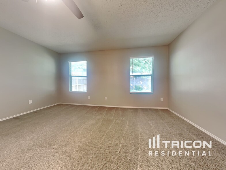 Building Photo - 5221 Bedfordshire Dr