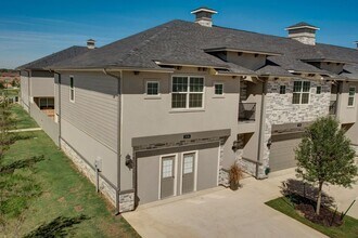 Building Photo - NOW PRE-LEASING FOR FALL 2026!! Don't miss...
