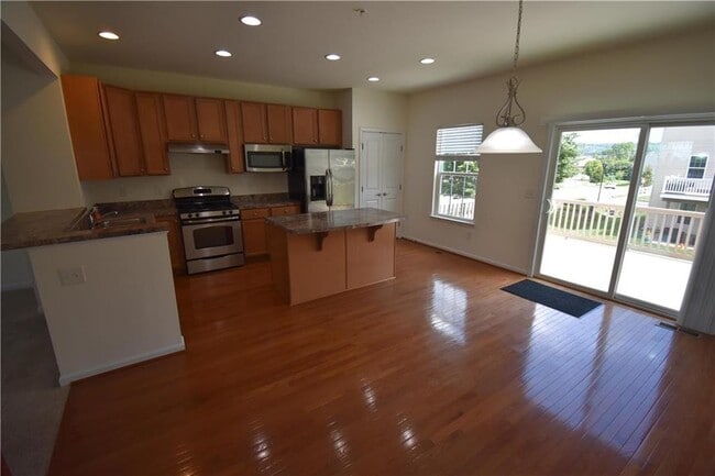 Building Photo - 1 White Rose Lane