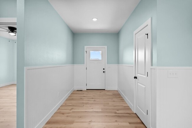 Building Photo - Luxury Rental!