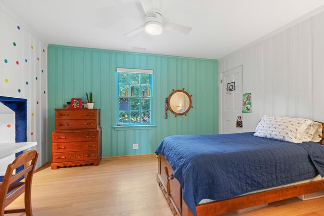 Building Photo - 9526 Lawndale Ave