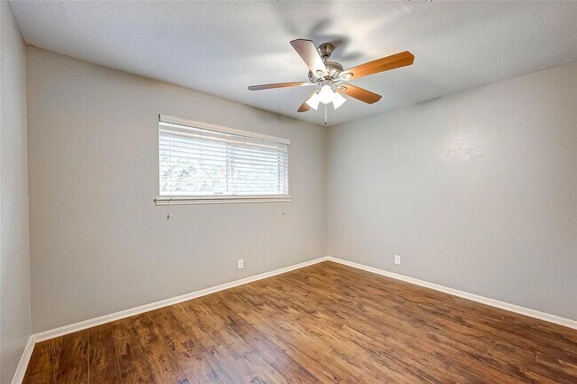 Building Photo - 12846 Westmere Dr