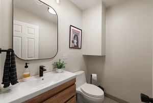 Building Photo - 5045 Rochester Dr