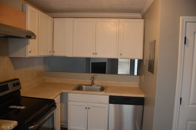 Building Photo - 3991 Bayside Cir