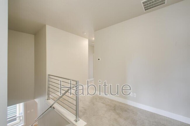 Building Photo - 2248 W Hill Terrace Ln