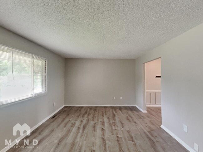 Building Photo - 6659 Rosetree Dr