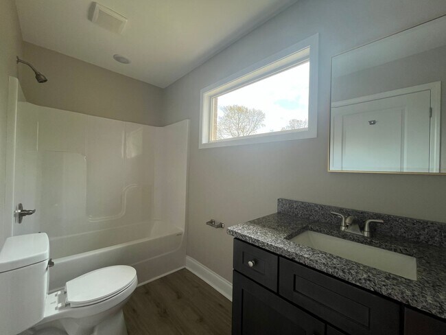 Building Photo - 815/817 Ellis St