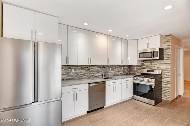 Building Photo - 43 Hummingbird Ct