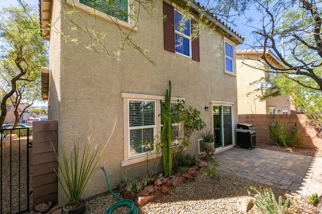 Building Photo - GORGEOUS HOME WITH TONS OF UPGRADES*MOUNTA...