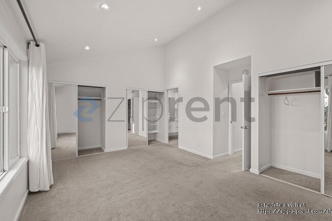 Building Photo - 5 Oak Crest Ct