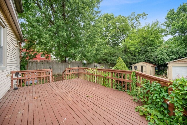 Building Photo - CHEVIOT- Charming 3 bedroom 1.5 bath