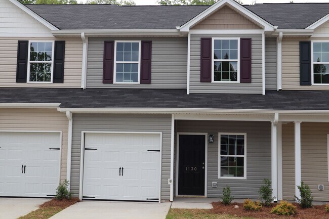 Building Photo - Two bedroom, 2.5 bath townhome in Ridge Creek, Whitsett