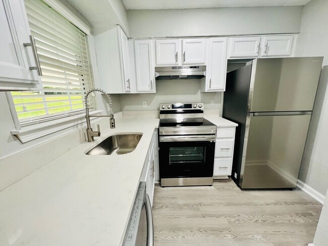 Brand new appliances in every unit. - 207 Harwell Pl NW