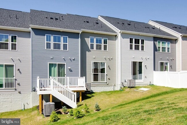 Building Photo - 188 Woodgate Cir