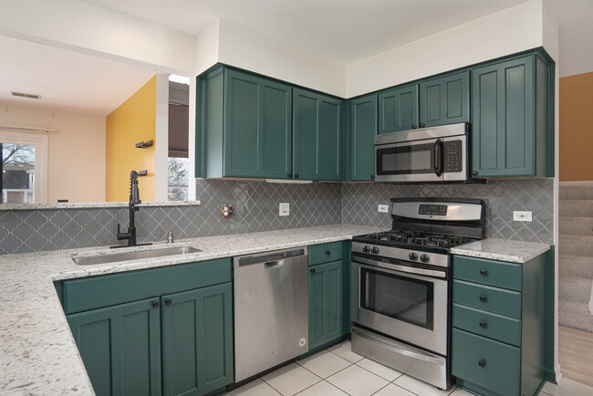 Building Photo - 712 Hamilton Ct