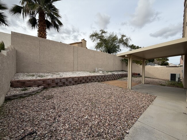 Building Photo - 3317 Moon River St