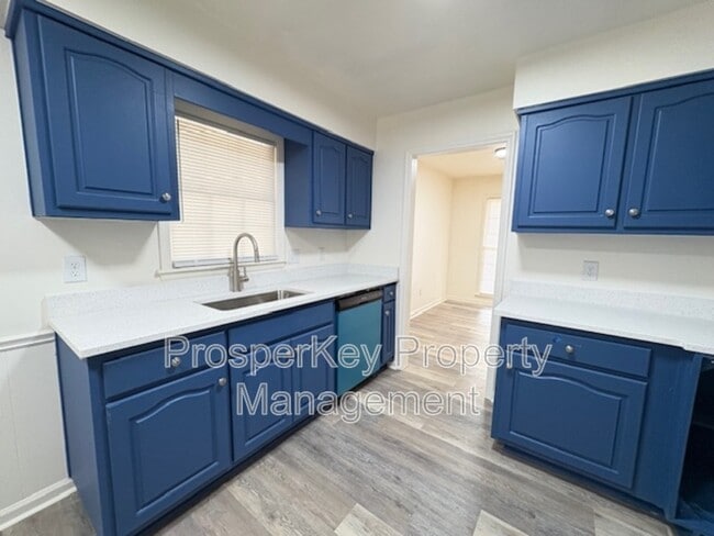 Building Photo - 634 Southern Pines Dr
