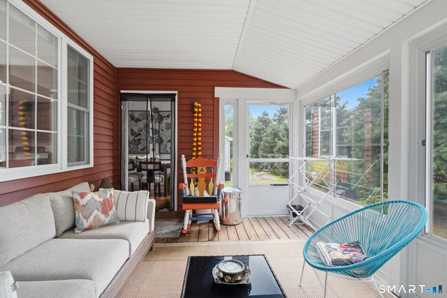 Building Photo - 7 Bridlewood