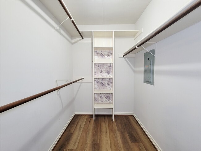 Building Photo - 3735 Hickory Knob Dr