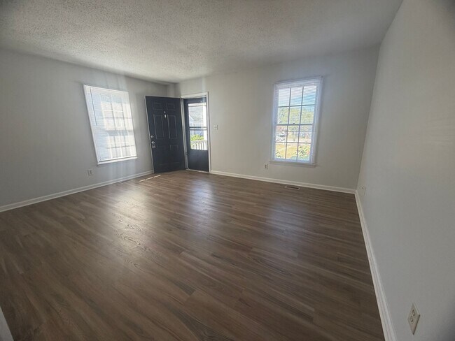 Building Photo - 4816 Hoyle Dr