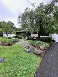 Building Photo - 46 Tumblebrook Ln