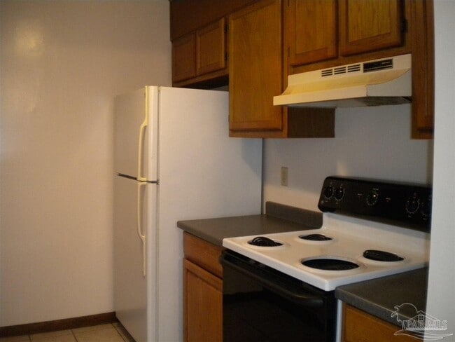 Building Photo - 3262 Maplewood Dr