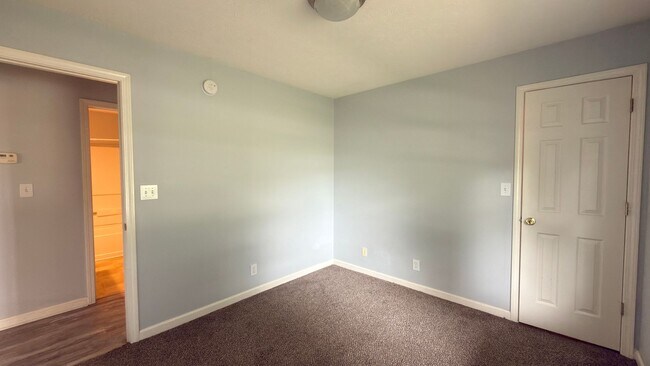 Building Photo - 3221 Kildaire Dr