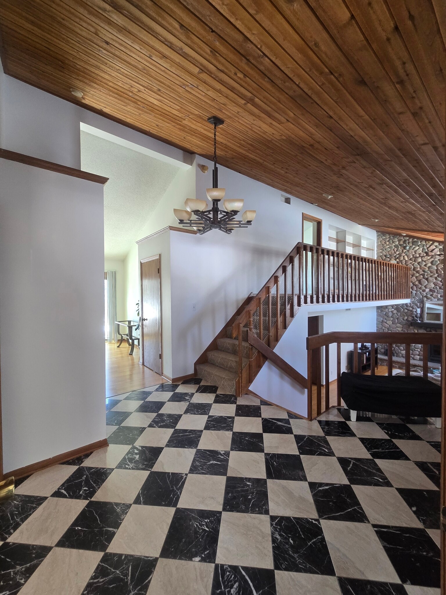 Building Photo - 8145 S White Oak Dr