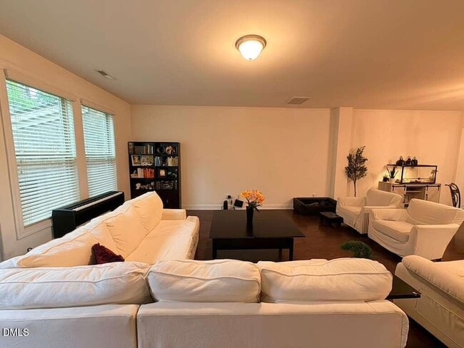 Building Photo - 735 Lampwick Ln