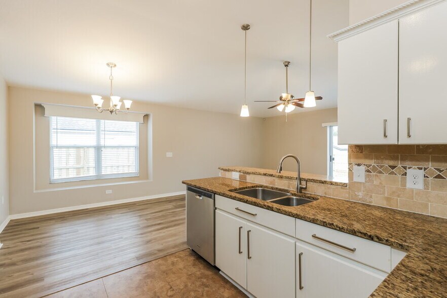 Building Photo - 10809 Windbury Way