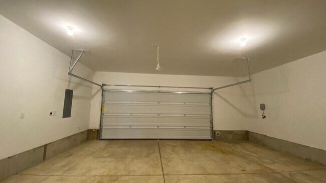 Building Photo - 674 Pickering Ln