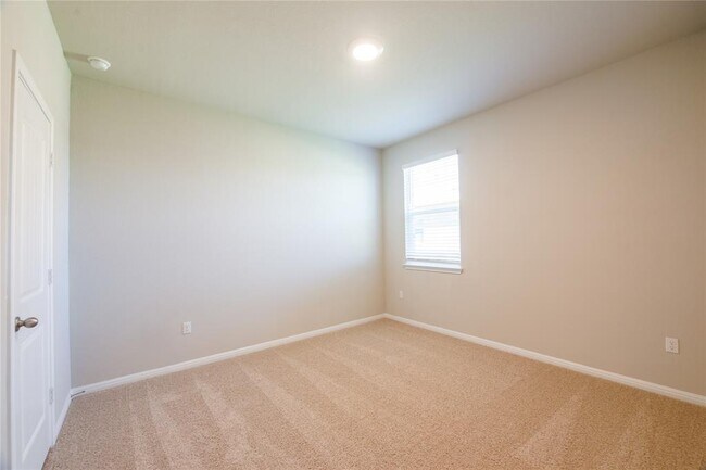 Building Photo - 106 Deep Eddy Cv