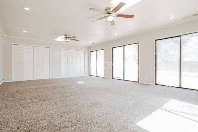 Building Photo - Charming 3 Bedroom in Columbus!