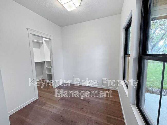 Building Photo - 2206 N 20th St