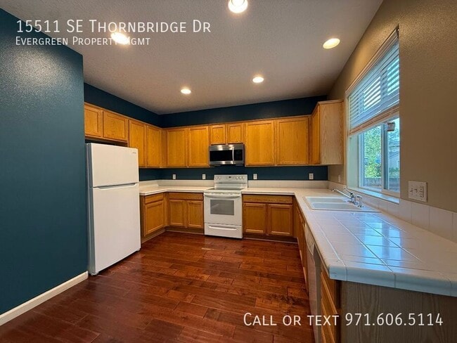 Building Photo - 15511 SE Thornbridge Dr