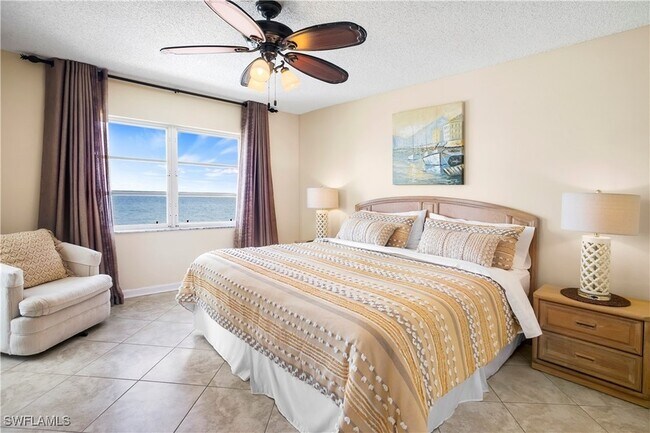 Building Photo - 3443 Gulf Shore Blvd N