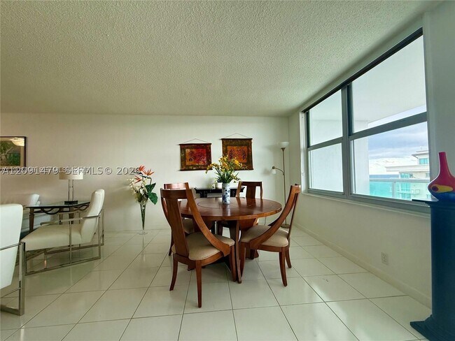 Building Photo - 9511 Collins Ave