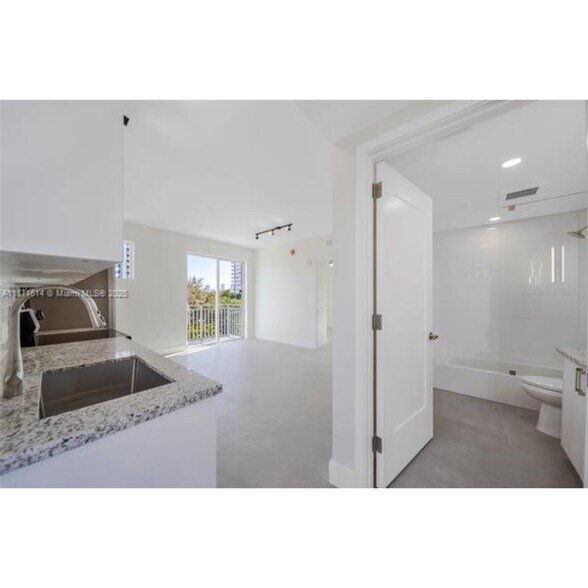 Building Photo - 1536 NW 15th Ave