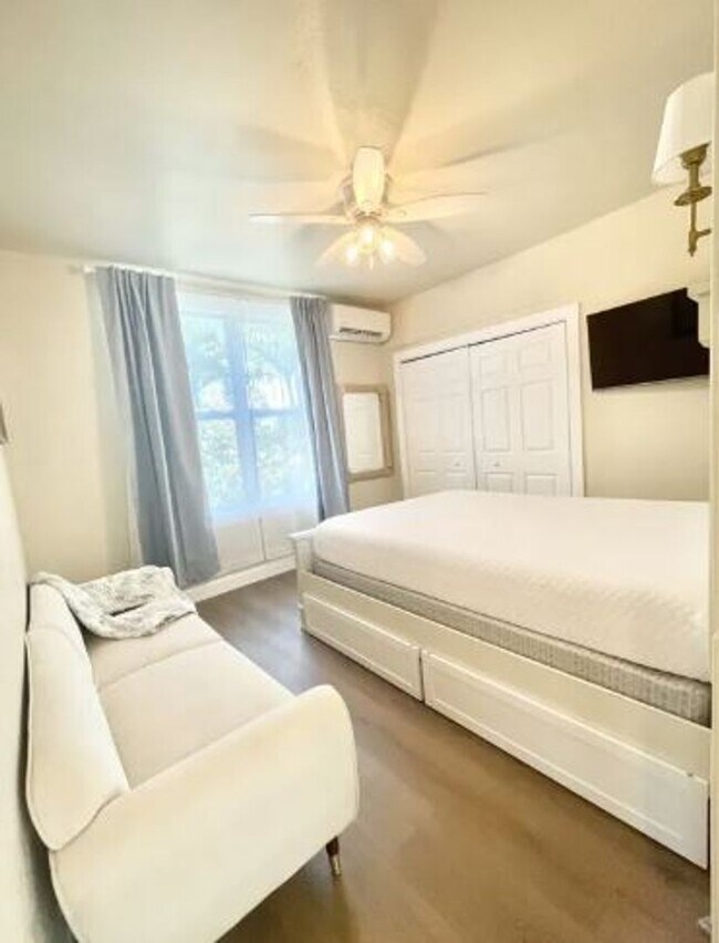 Building Photo - 7700 Boca Ciega Dr