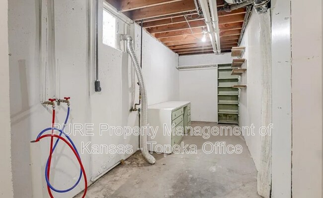 Building Photo - 9917 Flora Ave