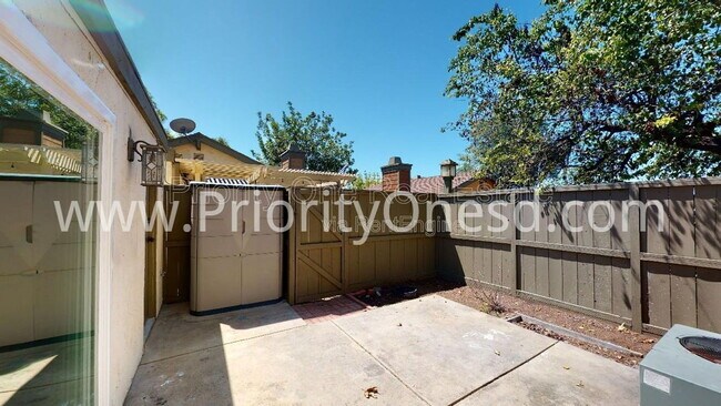 Building Photo - 10512 Caminito Westchester