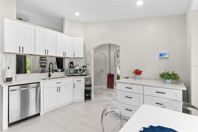 Building Photo - 8207 Westmont Terrace Dr