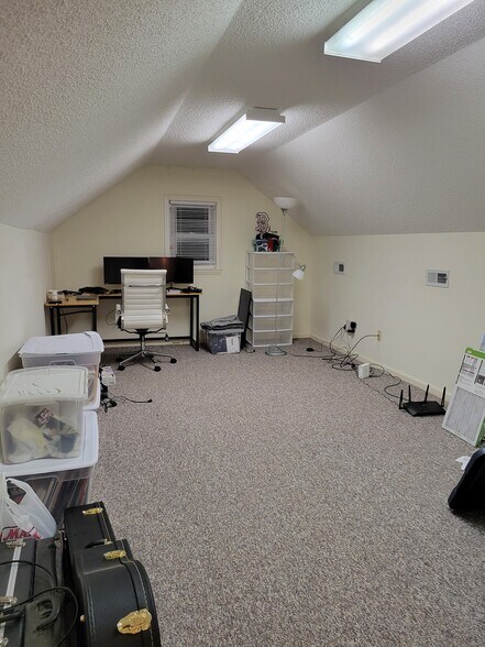 Building Photo - 6126 Castleton Ct