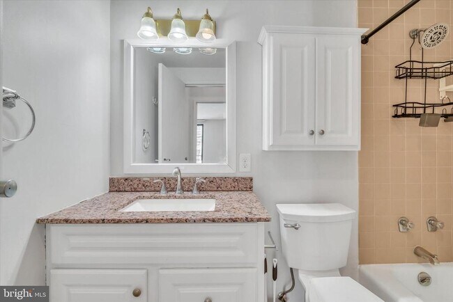 Building Photo - 4141 Henderson Rd