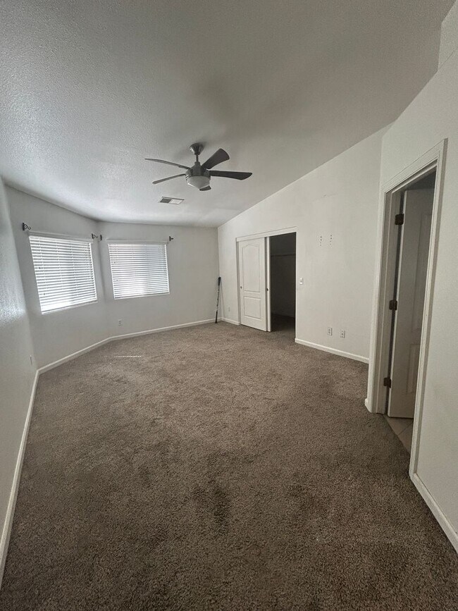 Building Photo - 2454 Ranier Way